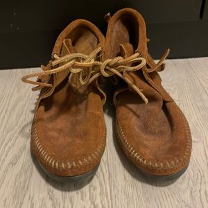 Brand new fringe suede ankle Minnetonka moccasins